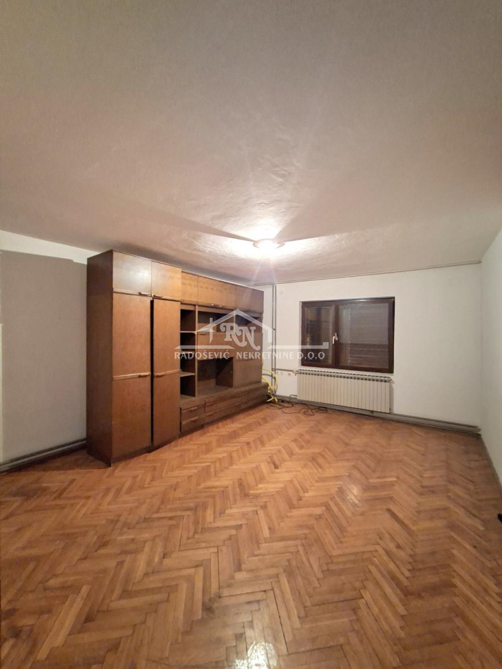 Kuća Prodaja Beograd Kaluđerica 474 m2