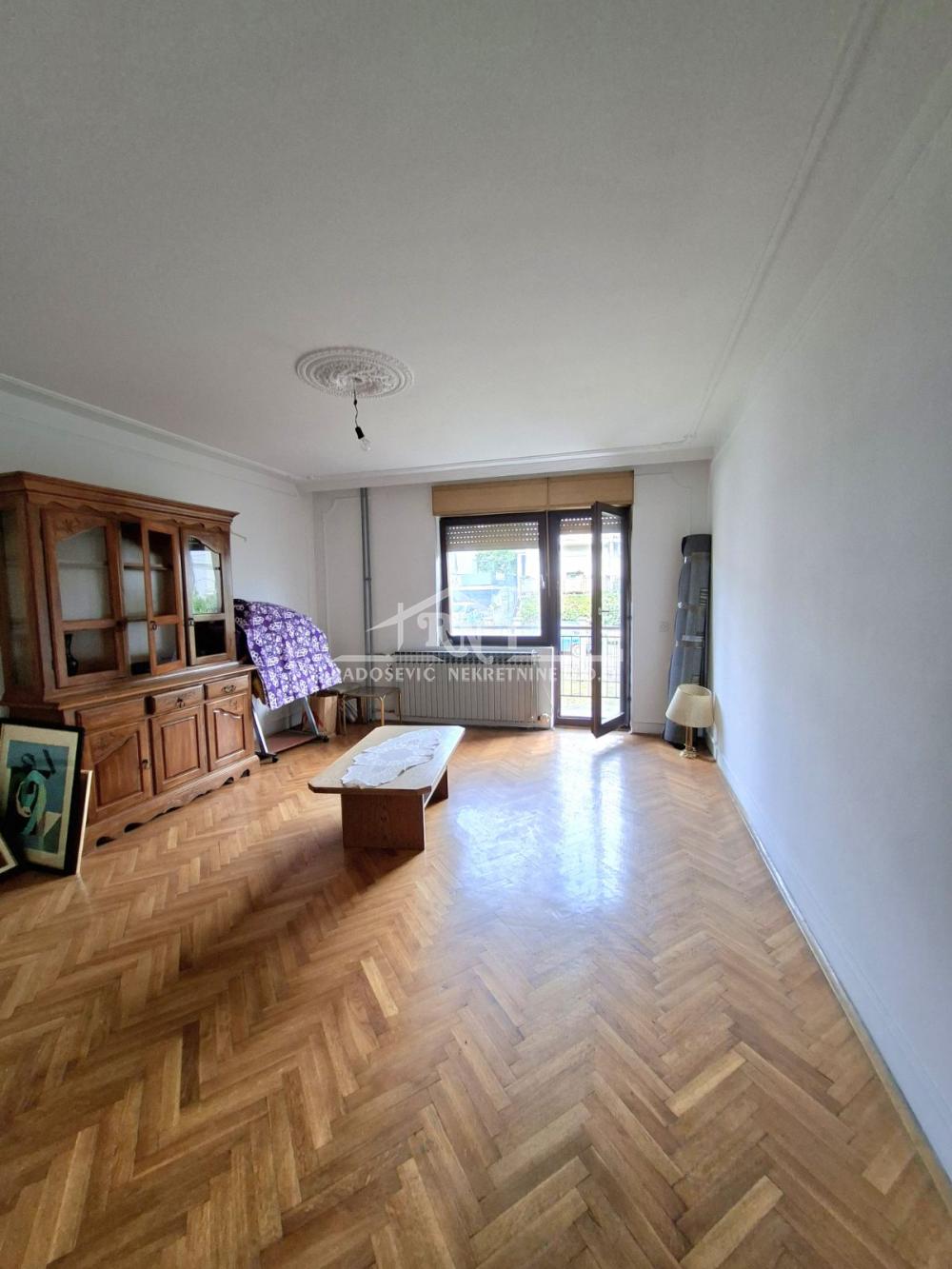 Kuća Prodaja Beograd Kaluđerica 474 m2
