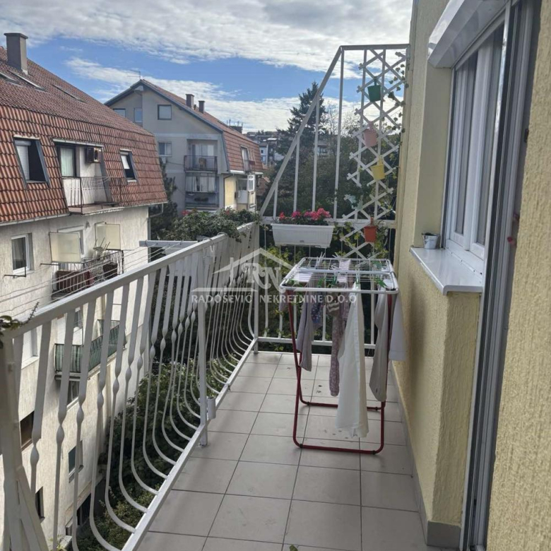 Stan Prodaja Beograd Bele Vode 66 m2