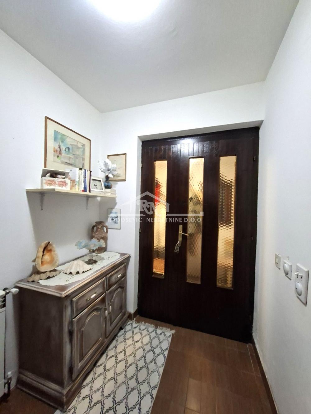 Kuća Prodaja Beograd Kuća Prodaja Beograd Ripanj 208 m2