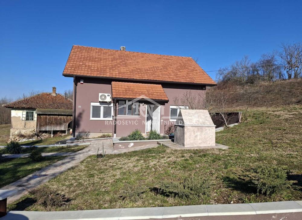 Kuća Prodaja Aranđelovac  180 m2