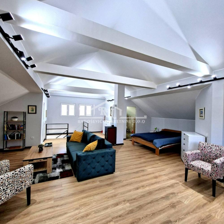 Kuća Prodaja Aranđelovac  180 m2