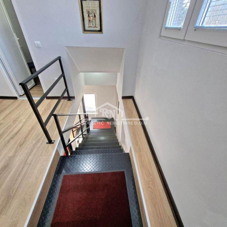 Kuća Prodaja Aranđelovac  180 m2