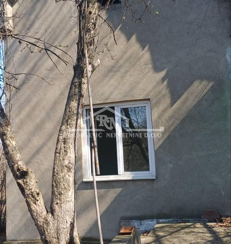 Resnik, Vojvode Kujundžića, 65m2+35m2 PTK, 11 ari placa ID#1618.