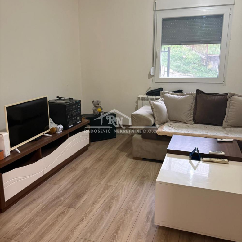 Lipovica, Trebež, uknjižena kuća 215m2 na 10,35 ari placa ID#1624.