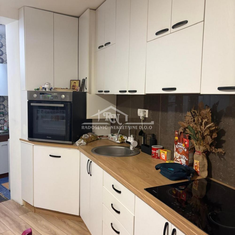 Kuća Prodaja Beograd Lipovica 215 m2