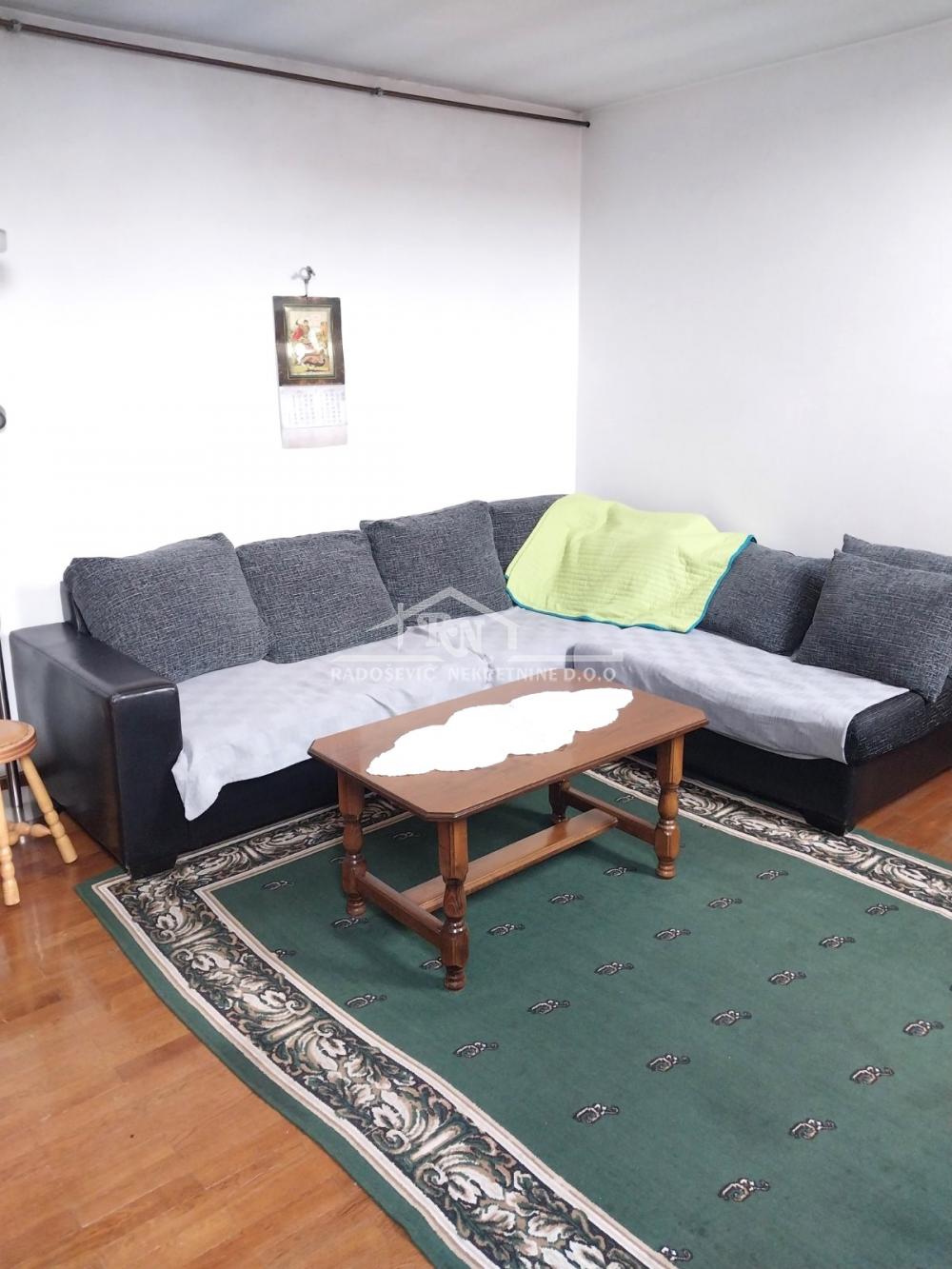 Kuća Prodaja Stara Pazova  410 m2