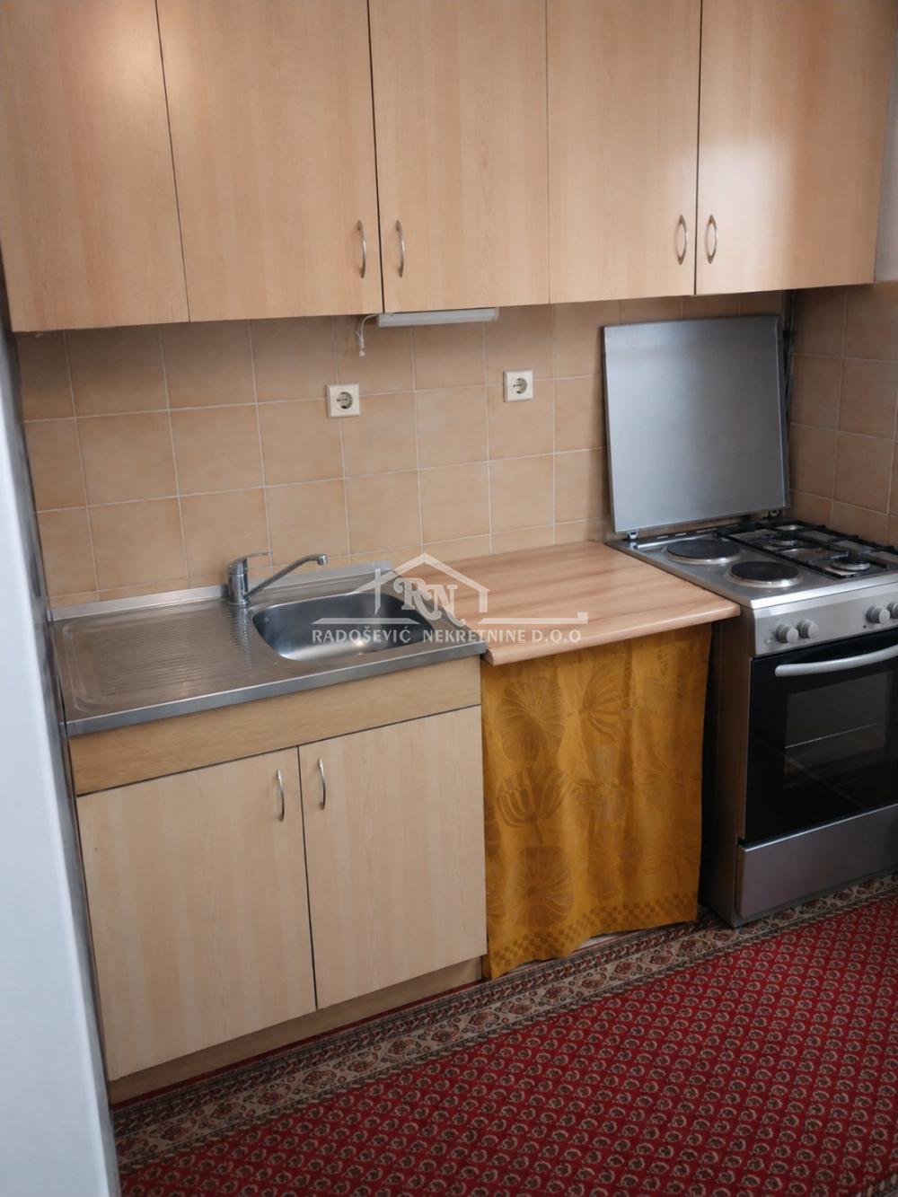 Kuća Prodaja Stara Pazova  410 m2