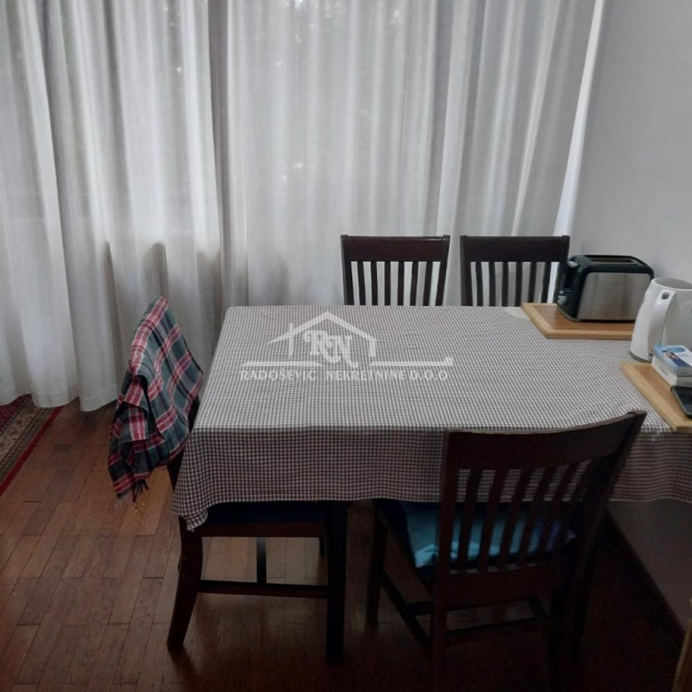 Kuća Prodaja Stara Pazova  410 m2