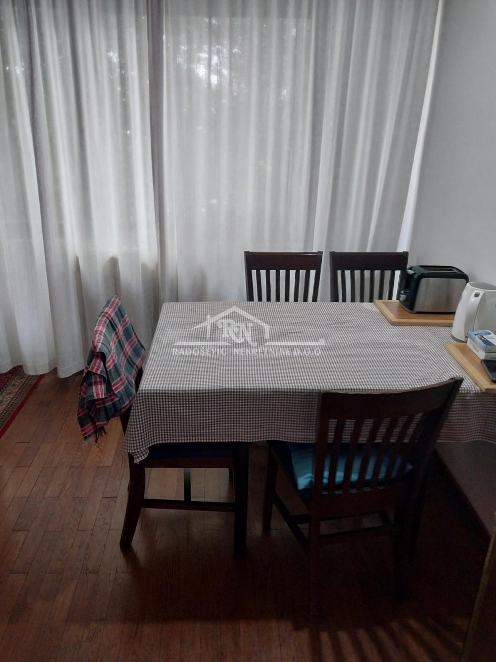 Kuća Prodaja Stara Pazova  410 m2
