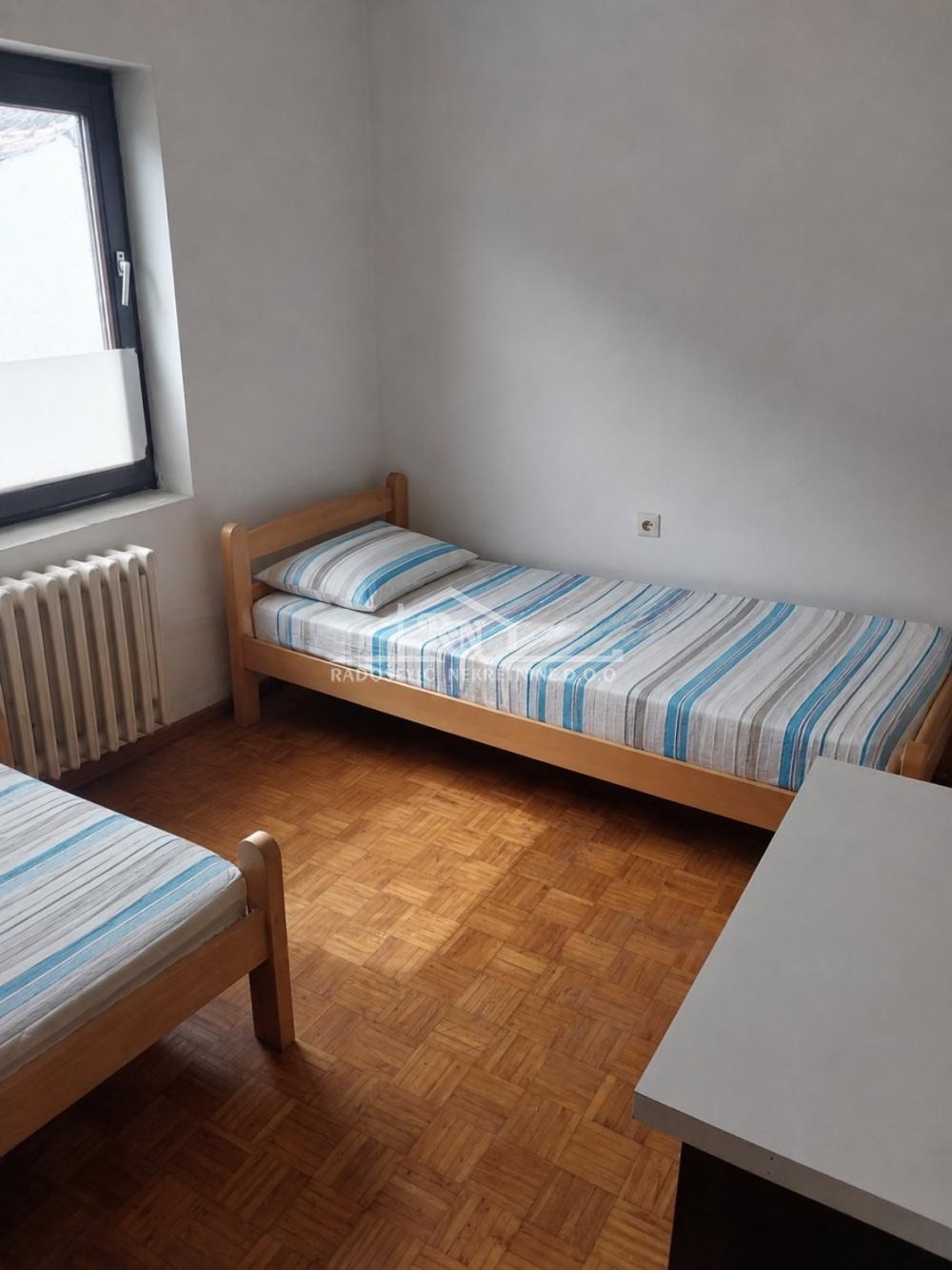 Kuća Prodaja Stara Pazova  410 m2