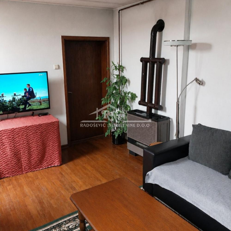 Novi Banovci, Vojvođanska, 410m2, 7,14 ari placa ID#1654.