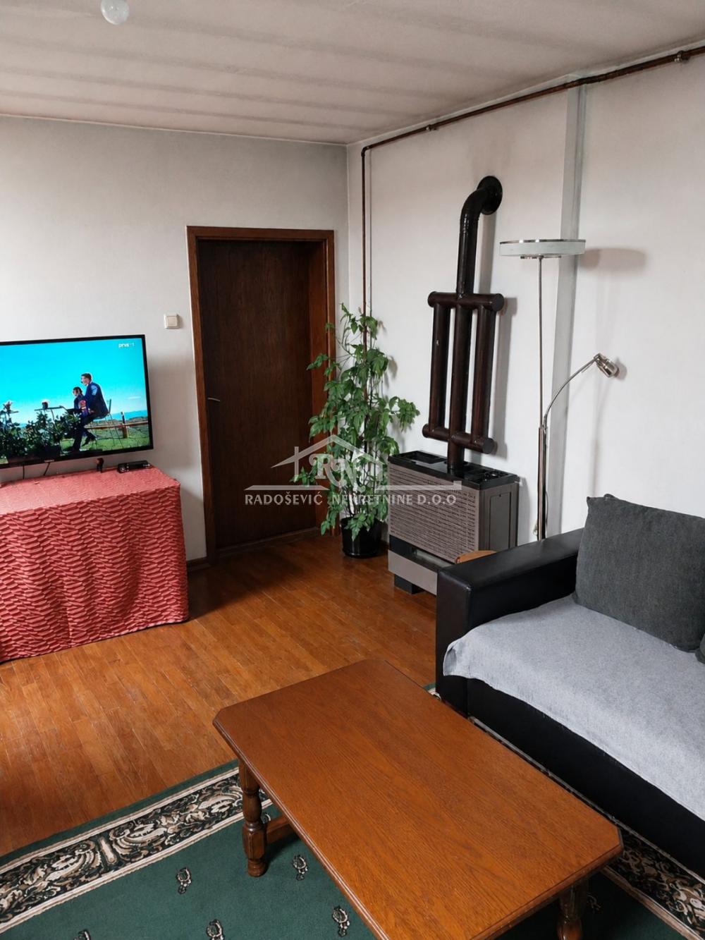 Kuća Prodaja Stara Pazova  410 m2