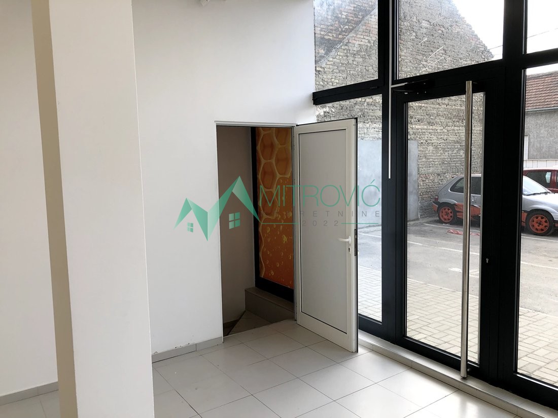 Lokal Prodaja Novi Sad  330 m2