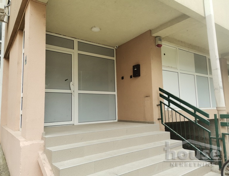 Lokal Izdavanje Novi Sad  369 m2