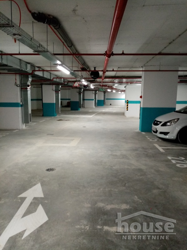 Garaža Izdavanje Novi Sad  12 m2