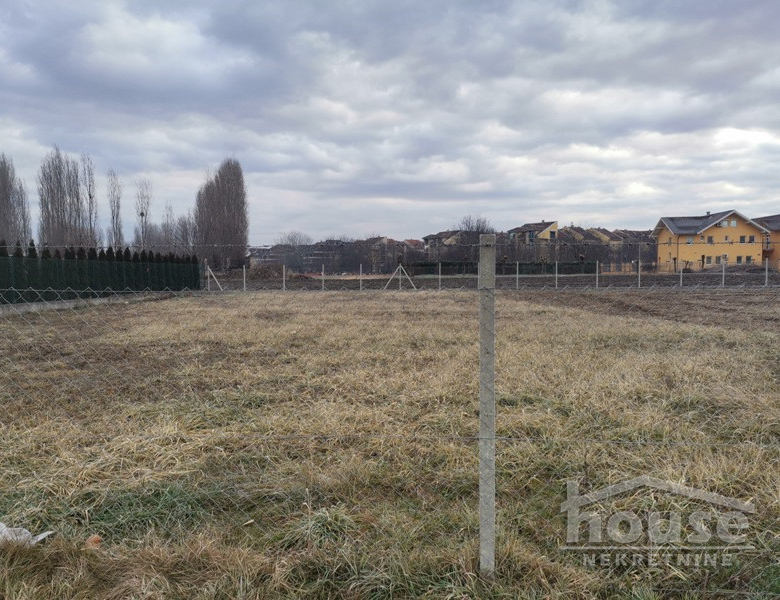 Plac Prodaja Novi Sad  704 m2