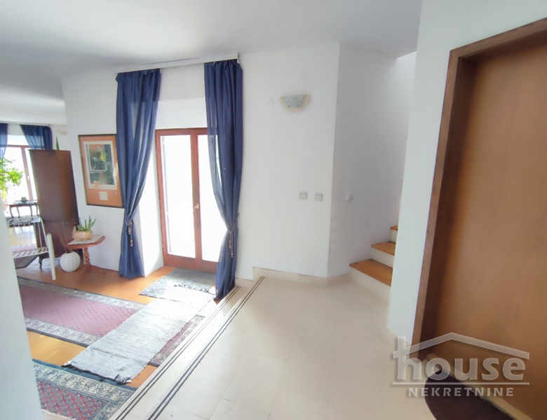 Kuća Prodaja Novi Sad  250 m2