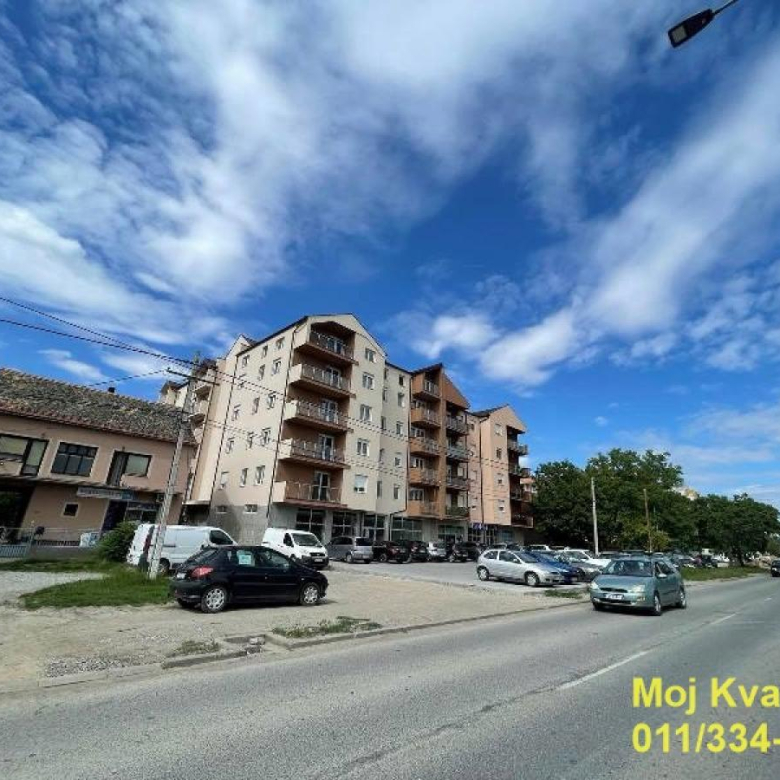 Lokal Izdavanje Stara Pazova  410 m2