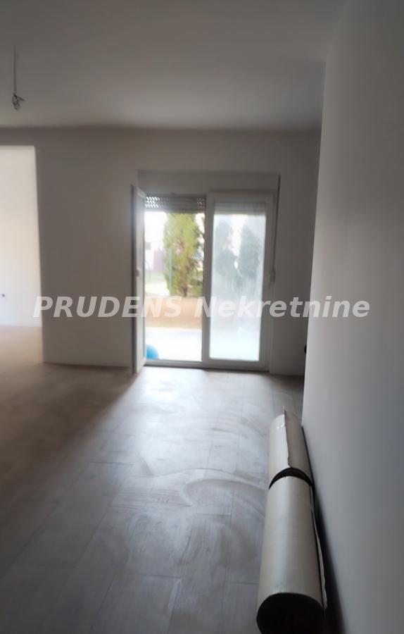 Kuća Prodaja Beograd  281 m2