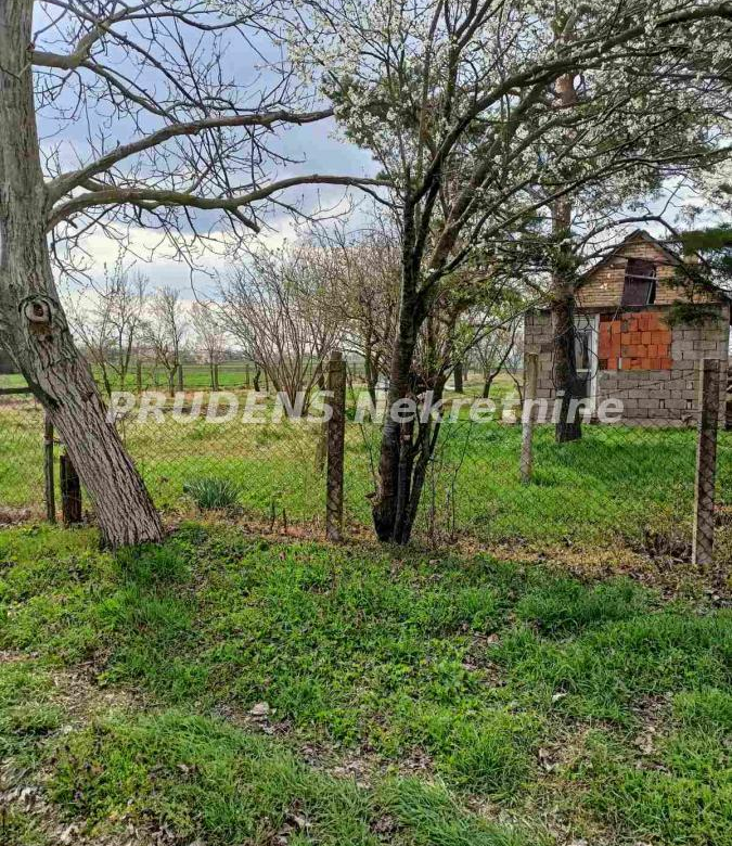 Kuća – Pećinci, Okolina Sremski Mihajlevci – ID 1013.