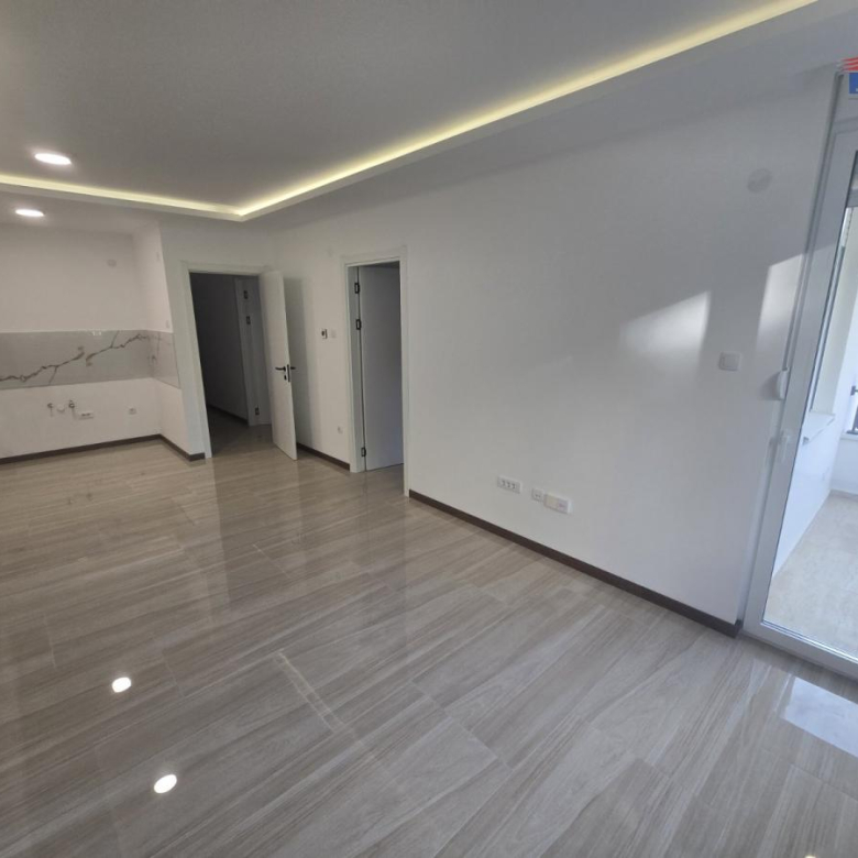 Stan Izdavanje Novi Sad  58 m2