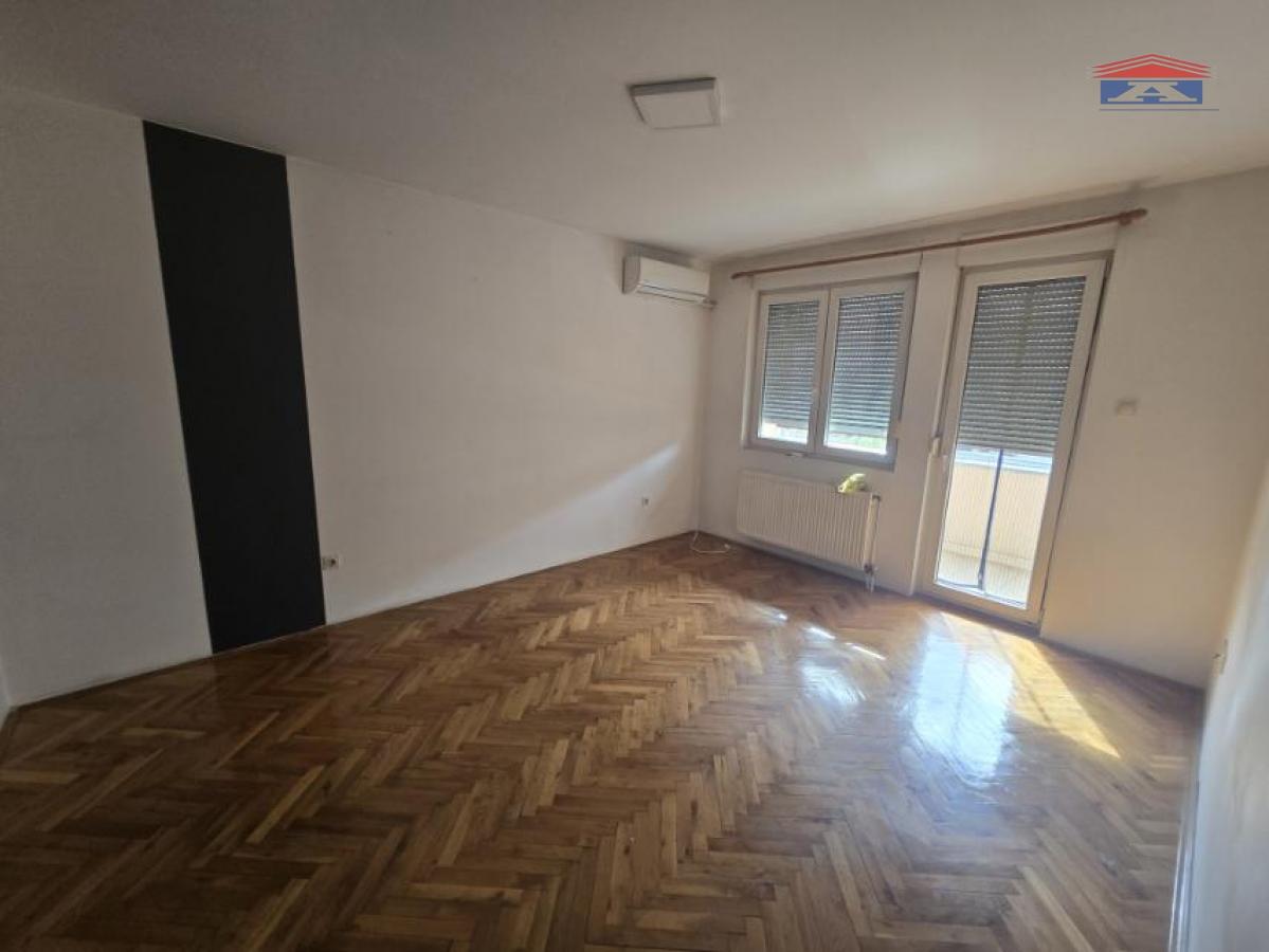 Stan Izdavanje Novi Sad  46 m2
