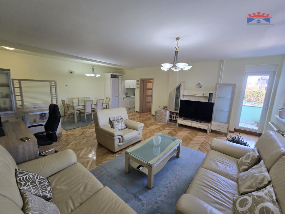 Stan Prodaja Novi Sad  80 m2