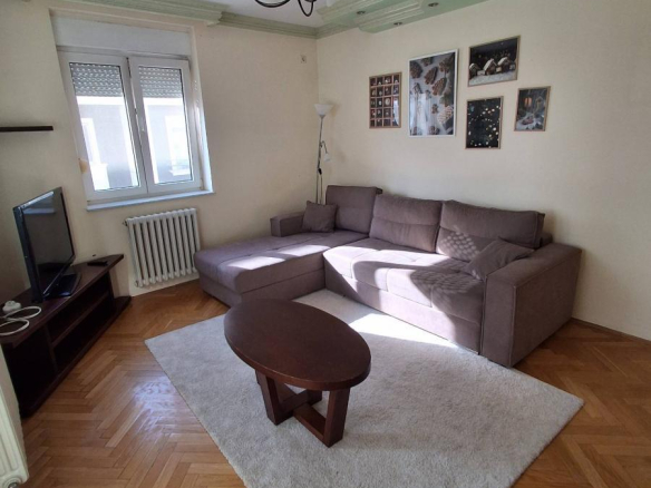 Stan Izdavanje Novi Sad  66 m2