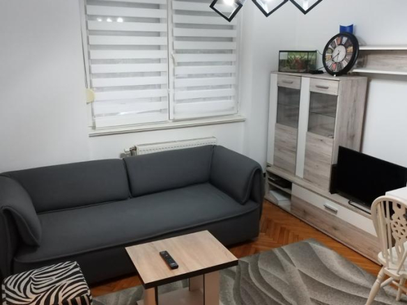 Stan Izdavanje Novi Sad  32 m2