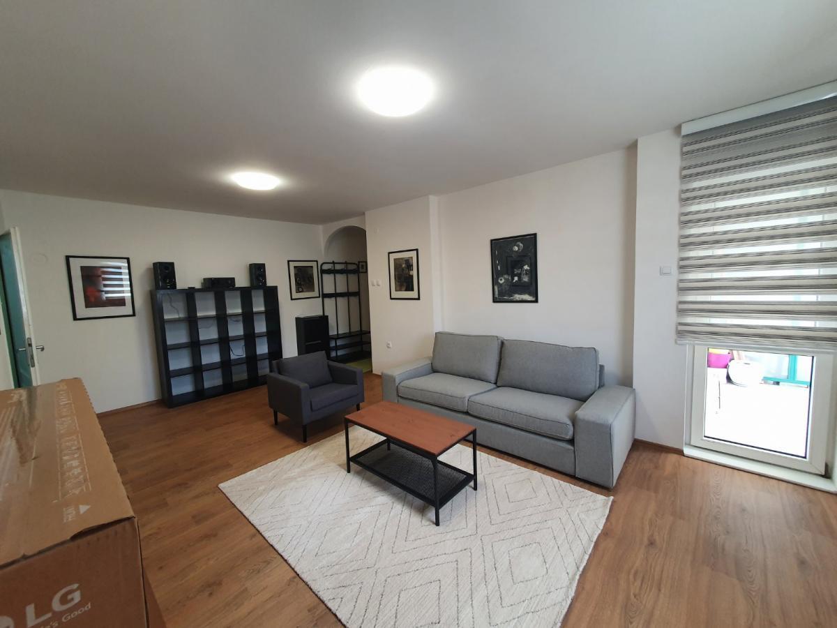 Stan Izdavanje Novi Sad  54 m2