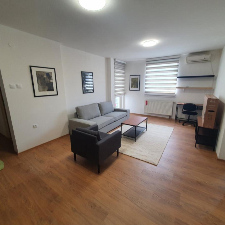 Stan Izdavanje Novi Sad  54 m2
