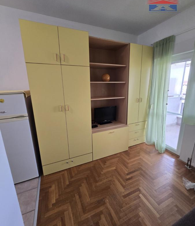 Stan Izdavanje Novi Sad  25 m2