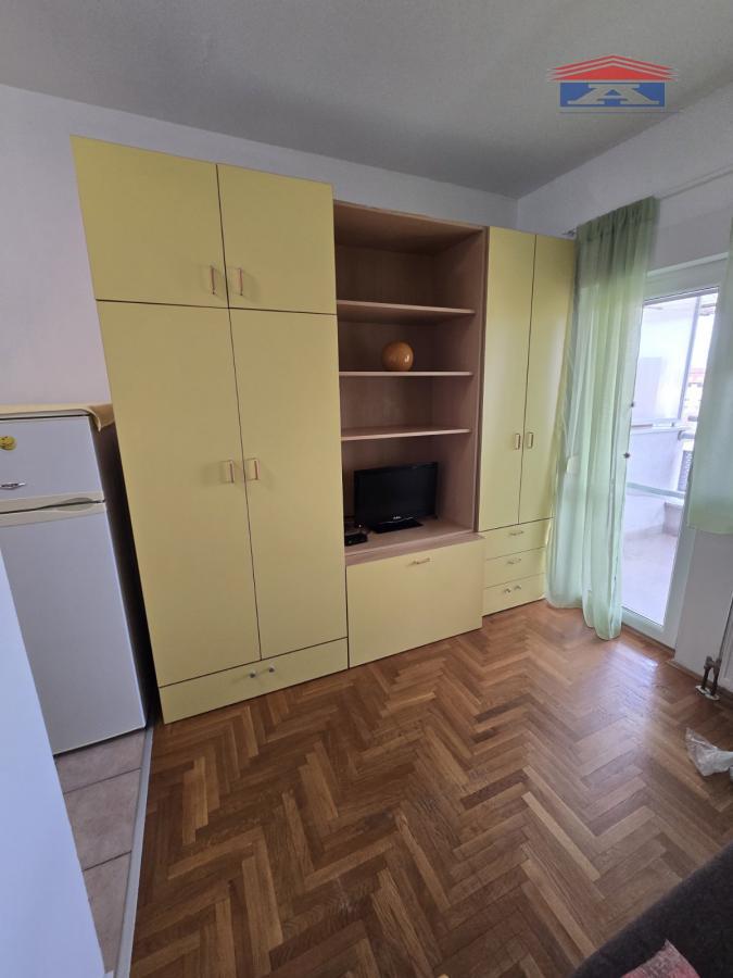Stan Izdavanje Novi Sad  25 m2