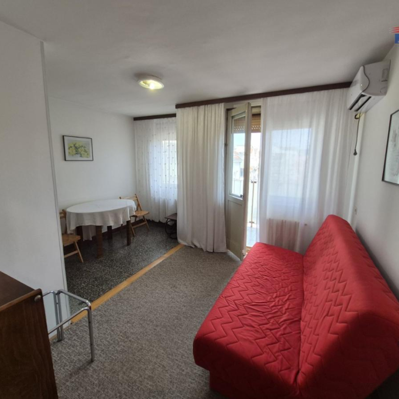 Stan Izdavanje Novi Sad  47 m2