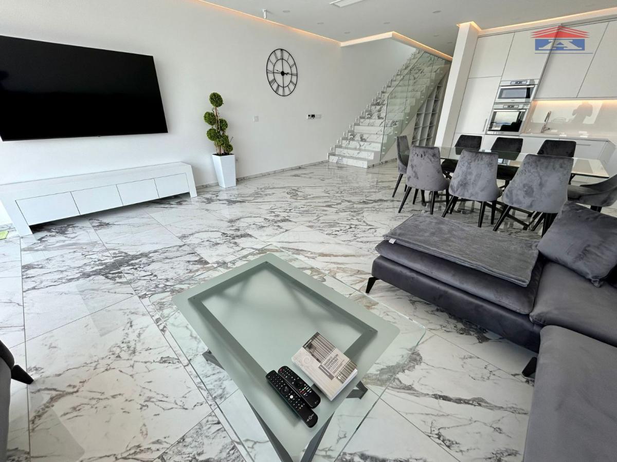 Kuća Izdavanje Novi Sad Kuća Izdavanje Novi Sad 180 m2
