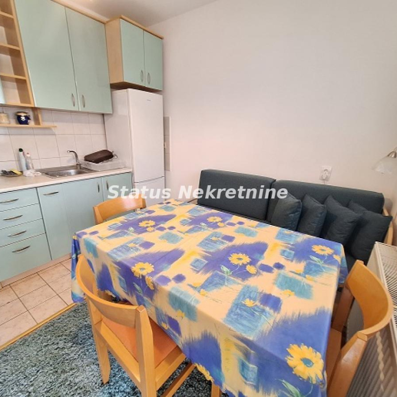 Stan Izdavanje Novi Sad  27 m2