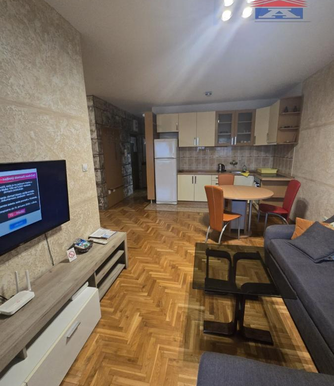 Stan Izdavanje Novi Sad  44 m2