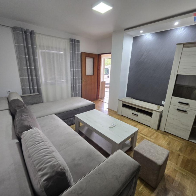 Stan Izdavanje Novi Sad  60 m2