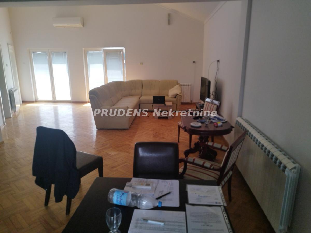 Stan Izdavanje Beograd  100 m2