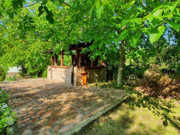 Kuća Prodaja Vrdnik  167 m2