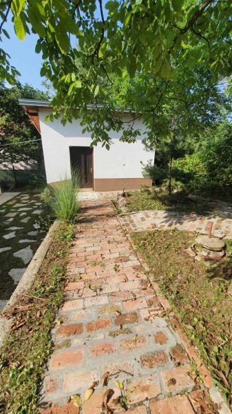 Kuća Prodaja Vrdnik  167 m2