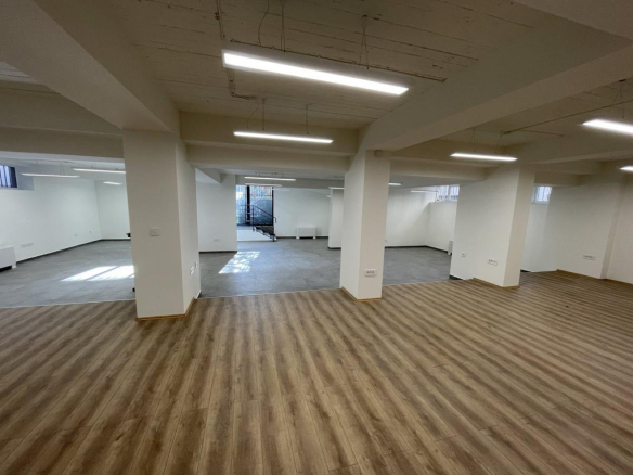 Lokal Prodaja Novi Sad  212 m2