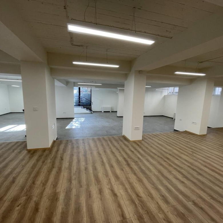 Lokal Prodaja Novi Sad  212 m2