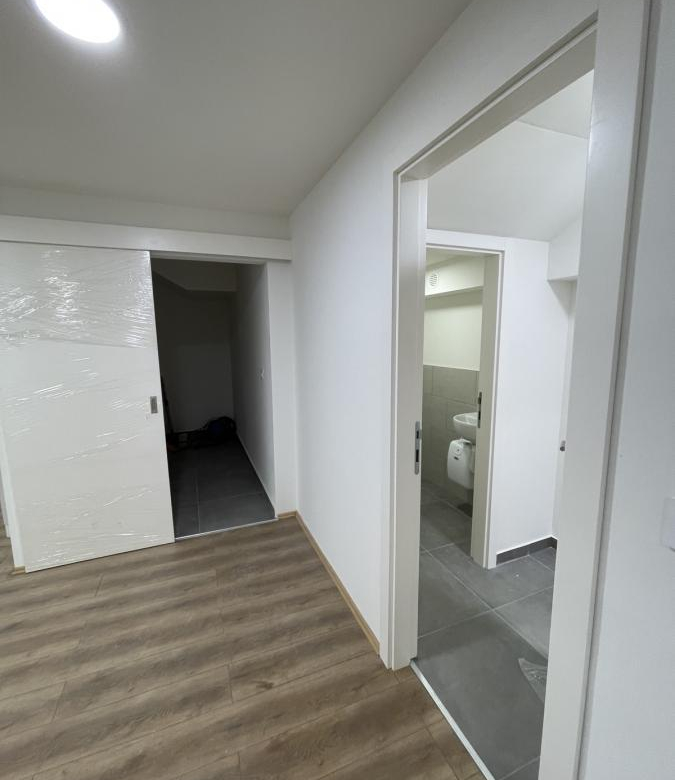 Lokal Prodaja Novi Sad  212 m2