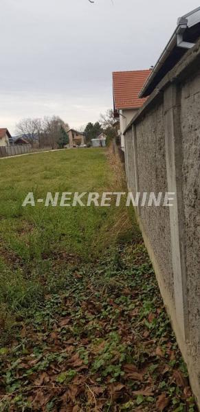Plac Izdavanje Novi Sad  0 m2