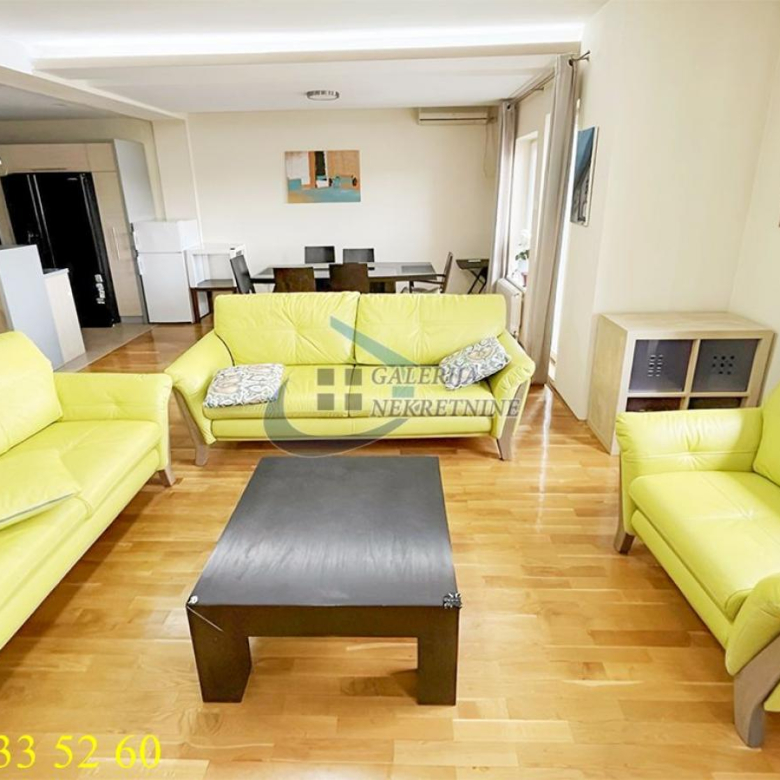 Stan Prodaja Beograd Đeram 157 m2