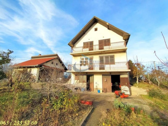 Kuća Prodaja Beograd  240 m2