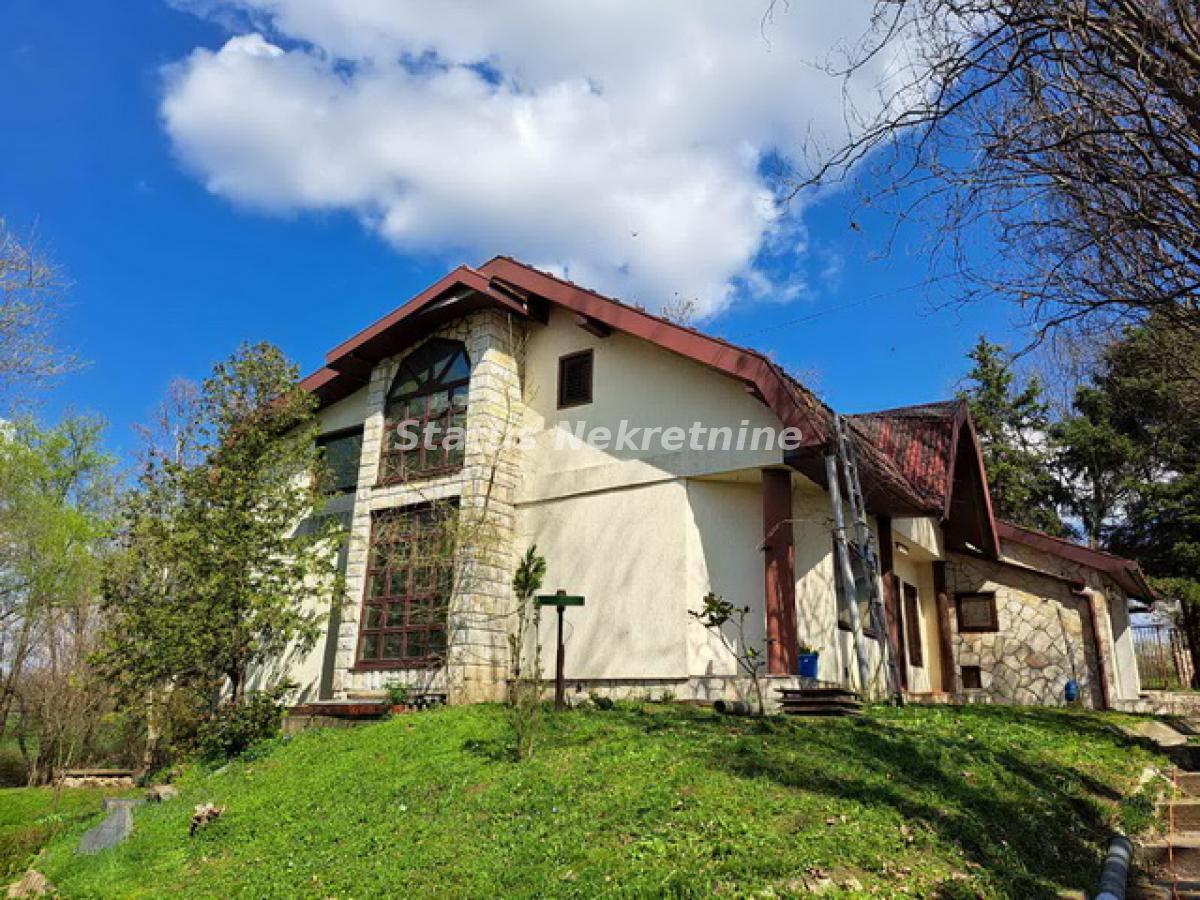 Kuća Prodaja Bačka Topola  465 m2