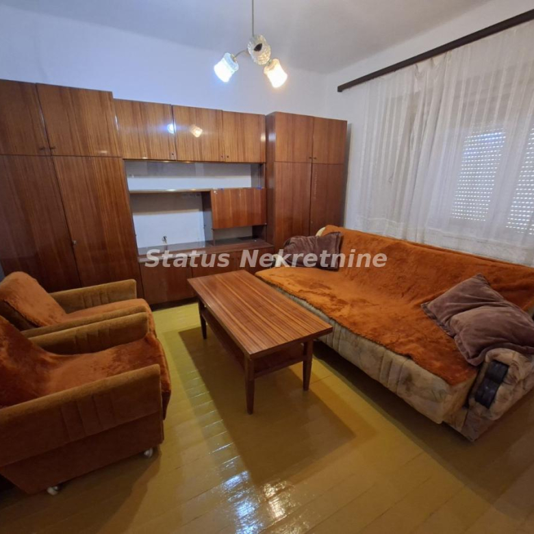 Kuća Prodaja Mali Iđoš  257 m2
